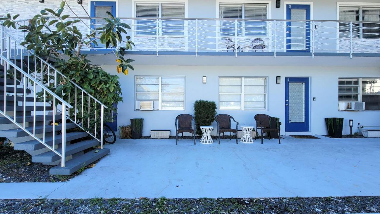 Beachway Inn Lantana Exterior photo