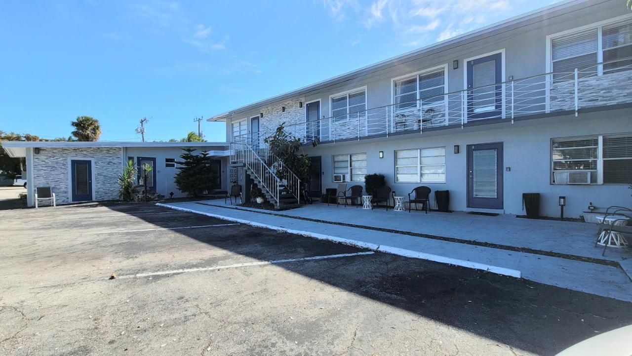 Beachway Inn Lantana Exterior photo