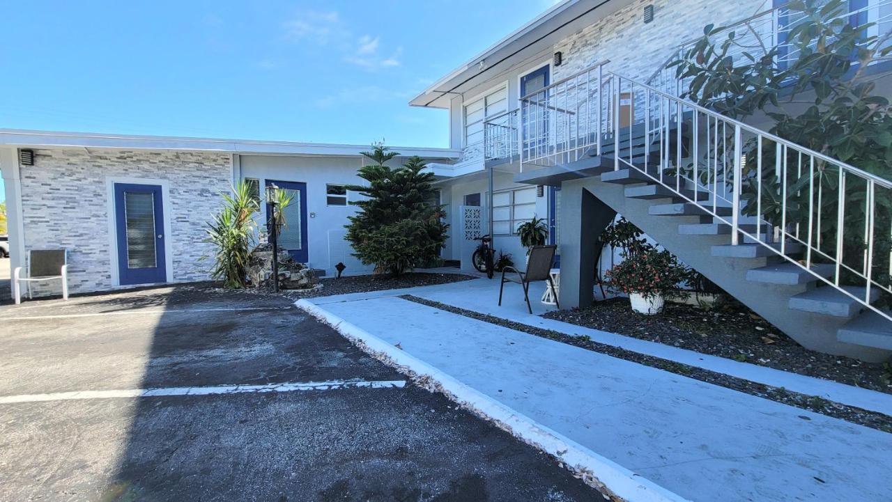 Beachway Inn Lantana Exterior photo