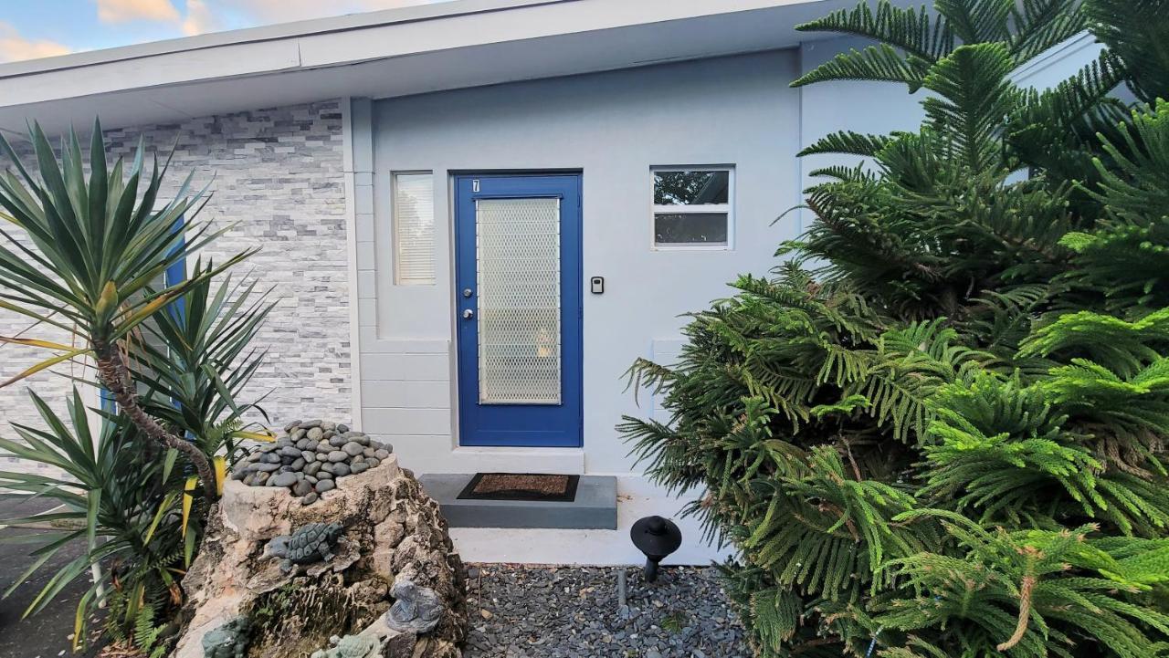 Beachway Inn Lantana Exterior photo